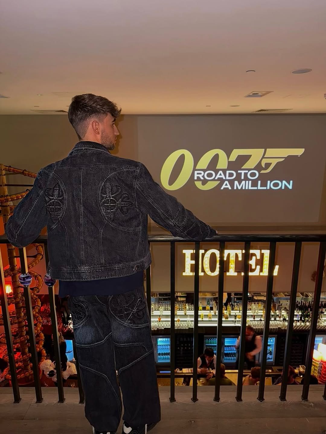 @thorbencarter wearing deviantbyloho